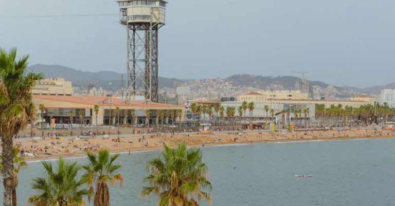 Beachfront Living - ciudad costera famosa y turistica