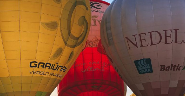 Adventure Seekers - hot-air balloon